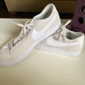 Nike Blazer Low shoes